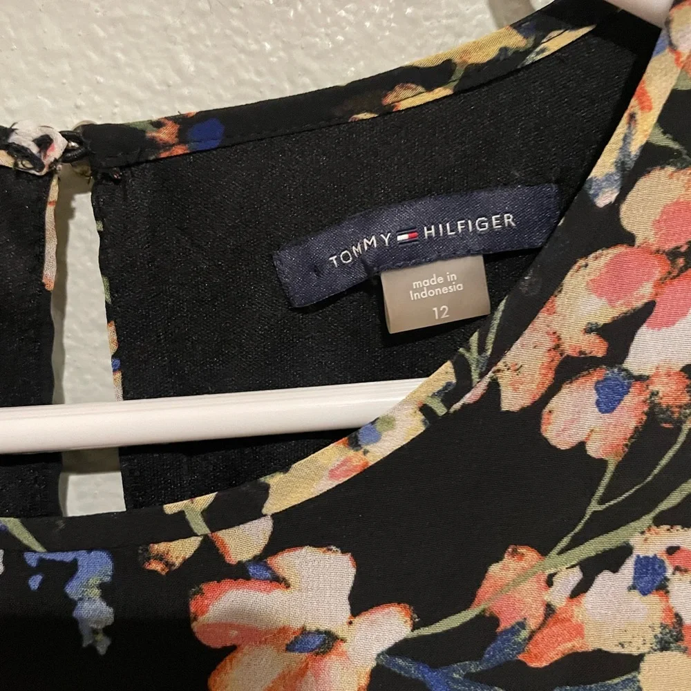 Tommy Hilfiger Navy Sheer Floral Sleeveless Dress. - Picture 3 of 7